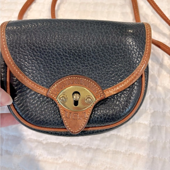 Vintage Dooney Bourke tiny crossbody bag - Picture 2 of 7